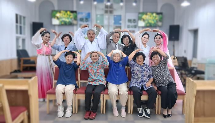 마라나타 워십댄스 문화선교단, 율동찬양으로 은혜 더해 기사 이미지
