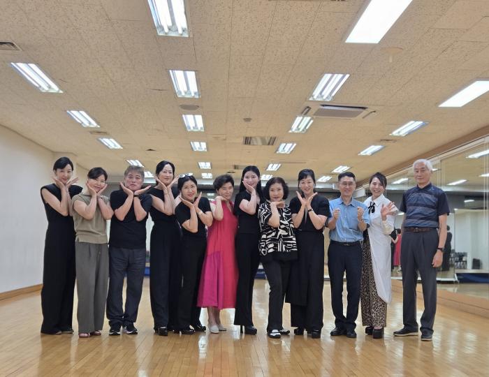 한국패션예술인협회 전문강사와 함께하는 삼육대학교 시니어모델 퍼포먼스 워킹 실습
