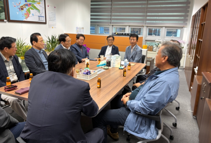 전북특별자치도의회 권요안 의원, 완주노인회 정책간담회 실시 기사 이미지