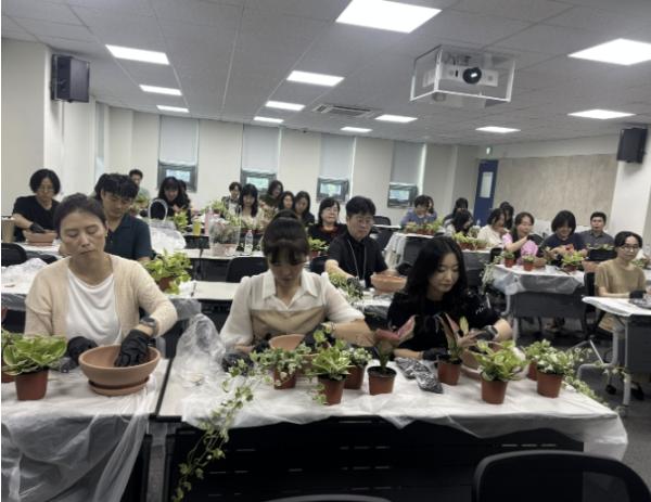 여주교육지원청, '2026 교원 지성·감성 충전 프로그램 With you-채움테라피' 성료  기사 이미지